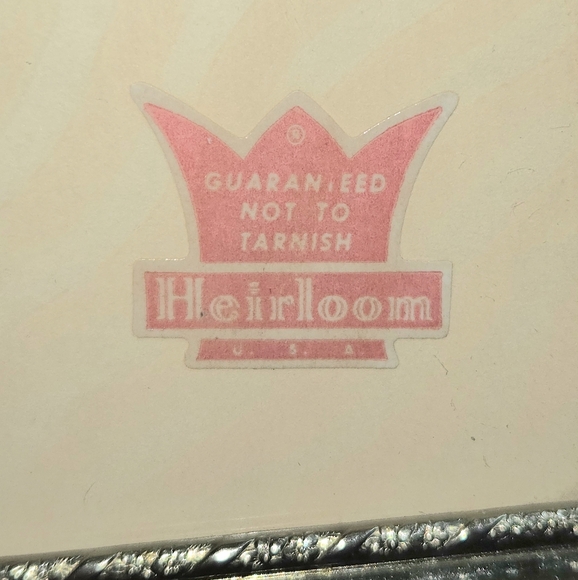 Heirloom VTG Stand or Hang Velvet Backed Brass 8"X10" Photo Frame 10.125"X8.125" - Picture 4 of 11